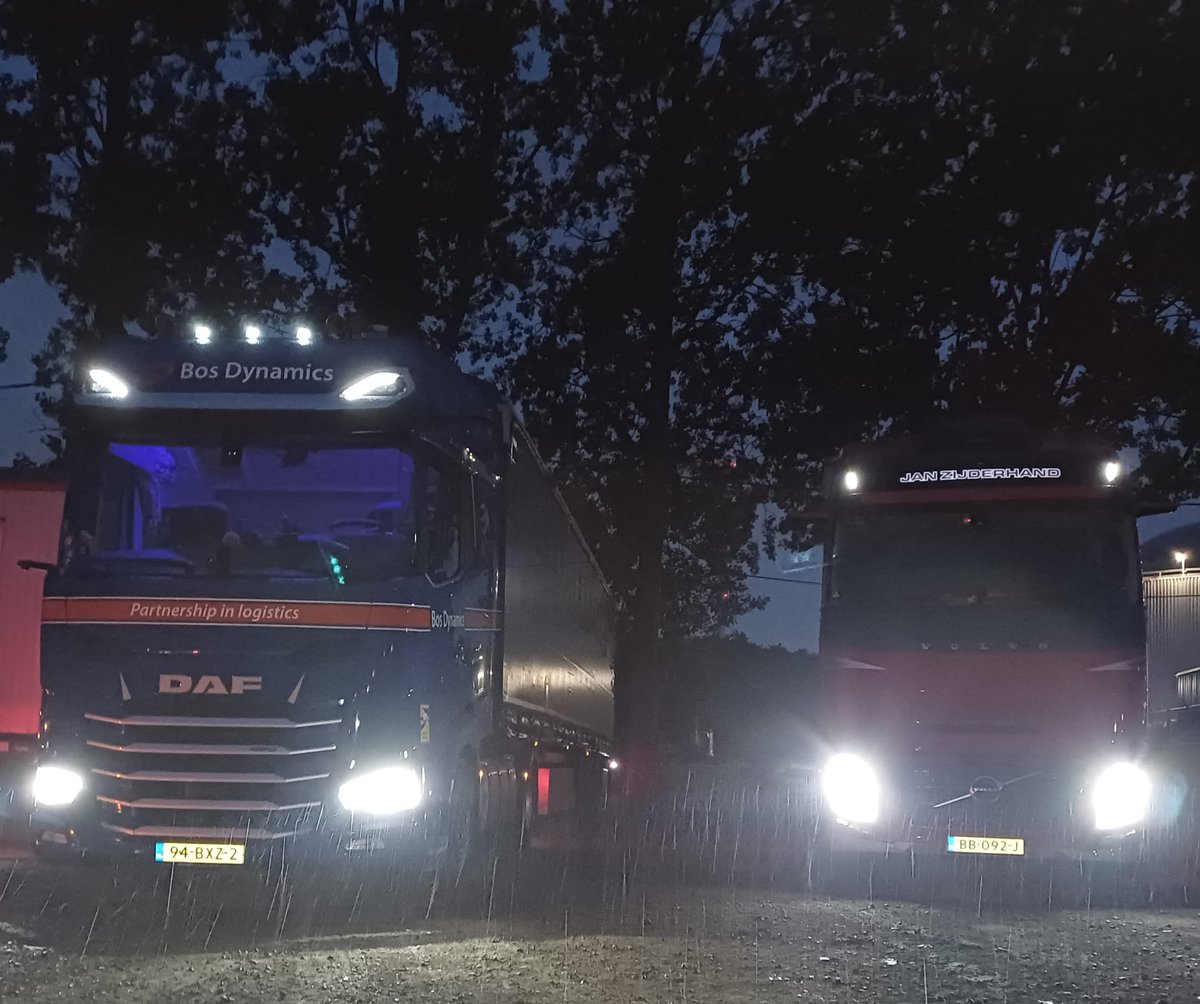 Nu bijna een jaar dat wij beide weg zijn bij <a href="/Nedcargo/">Nedcargo</a> is het dan eindelijk het ons gelukt om weer eens samen te staan. Was weer ouderwets gezellig en uiteraard te laat het bedje in 🤣🤣🤣 je moet er wat voor over hebben.