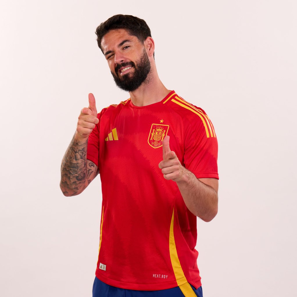⚽️ Isco Alarcón se queda sin redebutar con la Selección Española en el día de hoy. 

⏰ Habrá que esperar al domingo para ver si tiene algún minuto. 

🟢 El último partido que disputó el jugador del <a href="/RealBetis/">Real Betis Balompié 🌴💚</a> con el combinado nacional fue el 10 de junio de 2019 contra Suecia.