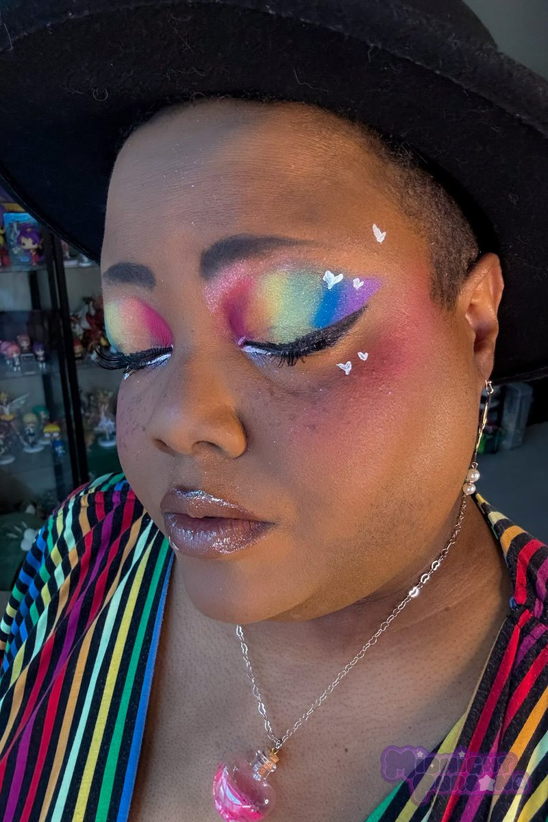MidnightPursona's tweet photo. β¨ Happy Pride β¨
This was my first look of Pride! Itβs simple, but I really like the way it looks!
#pride #pridemonth #pridelook #makeup #makeupartist https://t.co/60ATdKL3Wt