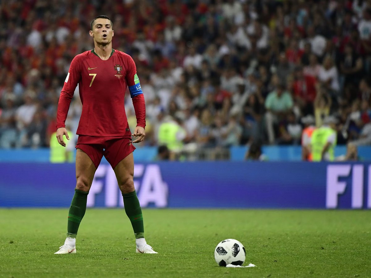 RmcfZion's tweet photo. @totalcristiano Cristiano Ronaldo, could you please do me a favor? https://t.co/oiejBKysQr