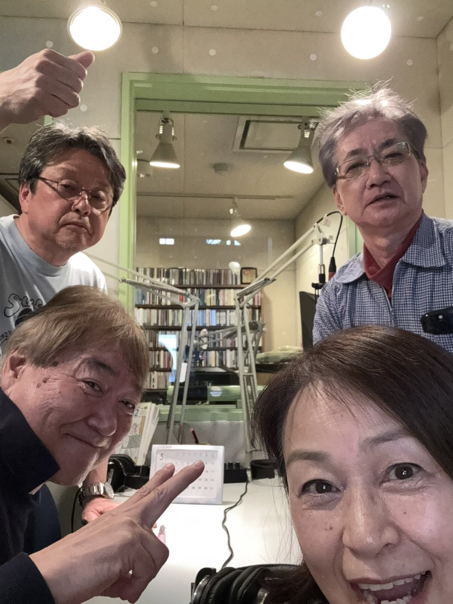 djkatsumi300000's tweet photo. サーラビ8時より放送です
本日は沢木さんをお迎えして、メンバー1曲持ち入り企画です。
19時より再放送。水曜6時も再放送
#三角山放送局 #山下達郎
#サーラビ
#サーフィンラビットステーション
#mrchestadelsol
#atlanticstar https://t.co/ketHtKp1Mv