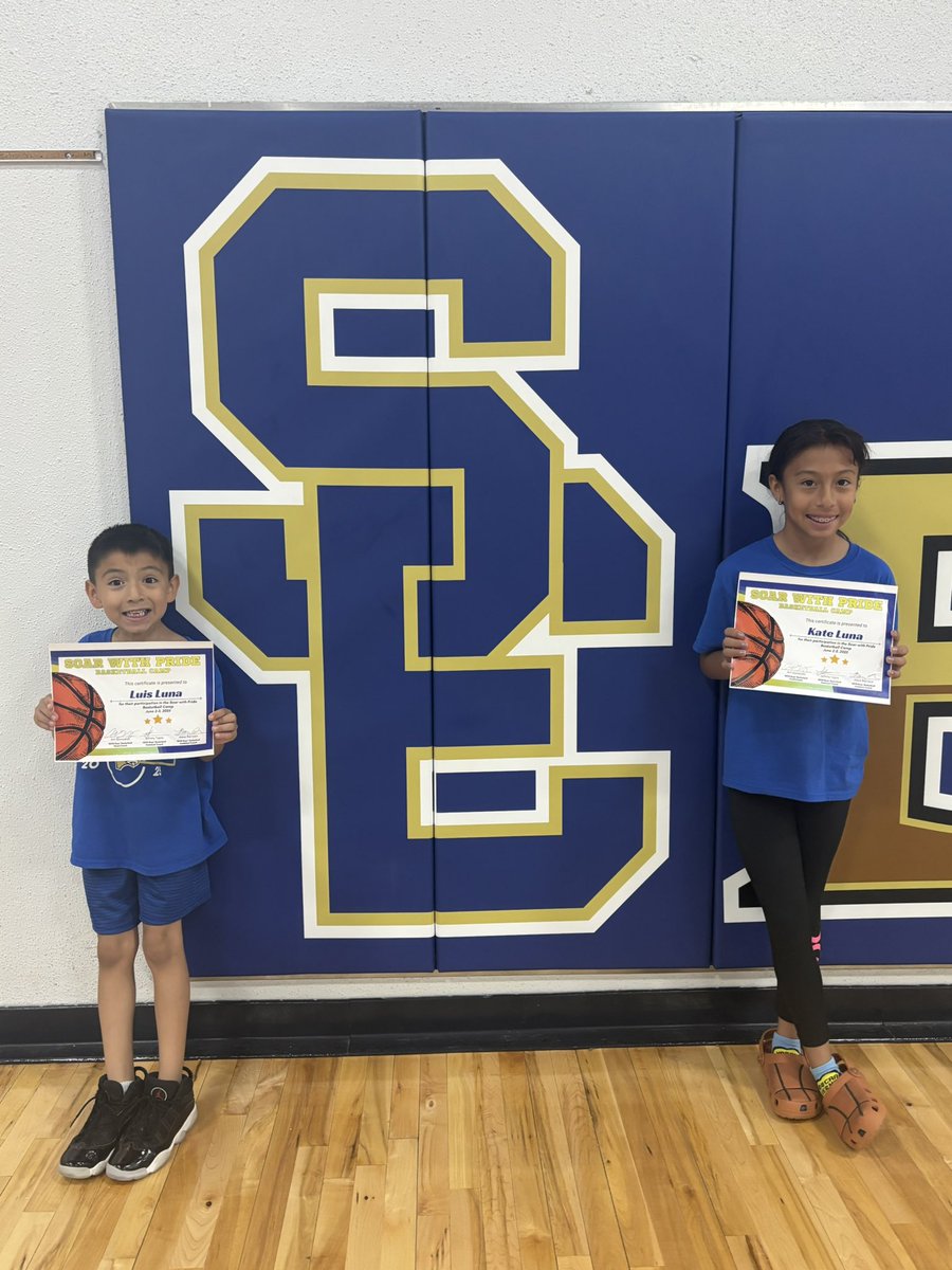 aluna0707's tweet image. Thank you @SE_EagleHoops for allowing us to be part of this year’s basketball 🏀 camp, really enjoyed it! #SEHStheBest #drlunasclass @LuisLun71490933