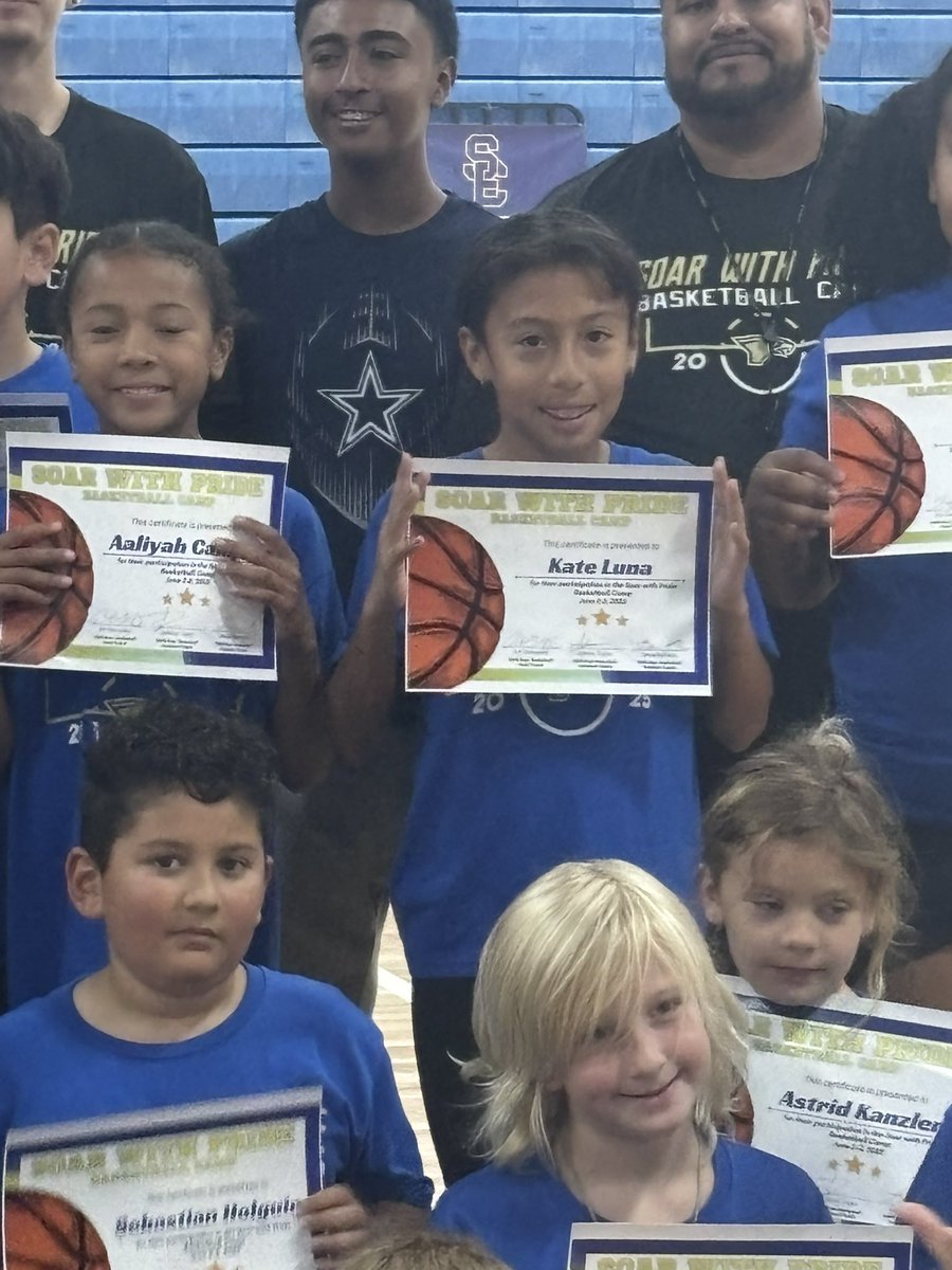 aluna0707's tweet image. Thank you @SE_EagleHoops for allowing us to be part of this year’s basketball 🏀 camp, really enjoyed it! #SEHStheBest #drlunasclass @LuisLun71490933