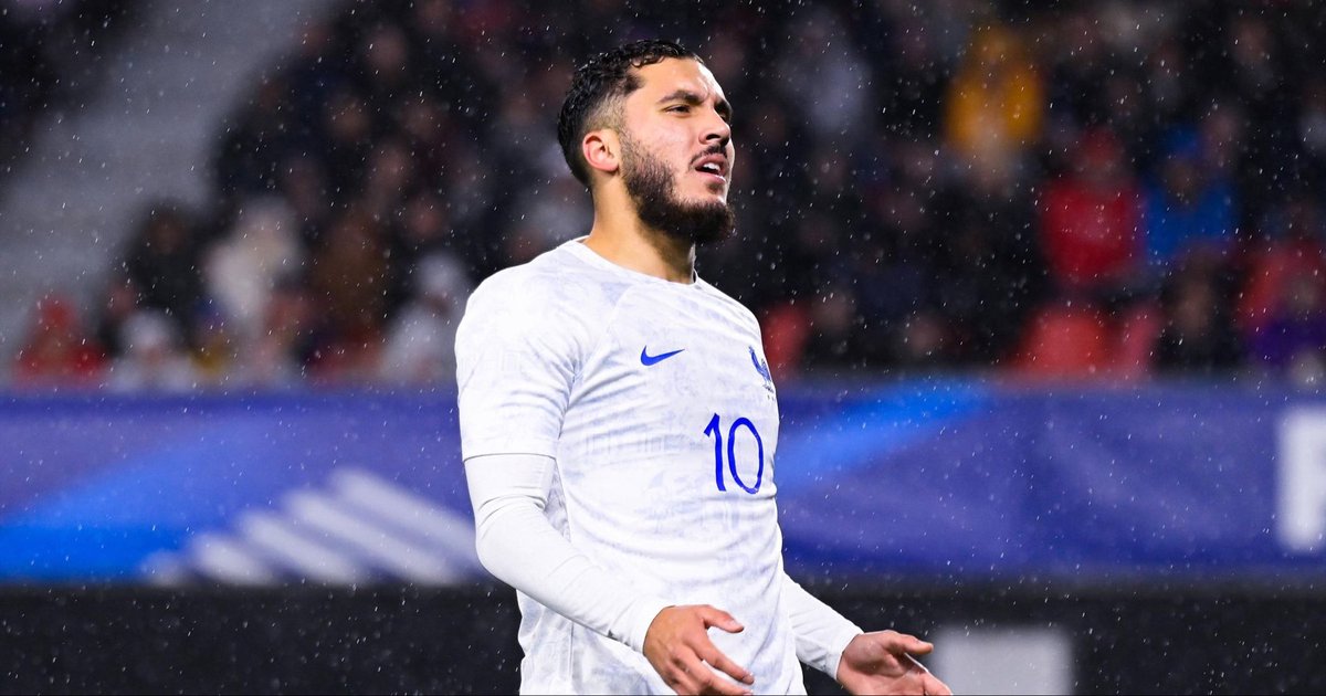 Ha entrado Rayan Cherki con 4-1 y el partido va 5-4 después de un golazo y una asistencia del francés, más el gol en propia puerta. Y ahí sigue, en el Lyon, con 21 años.
