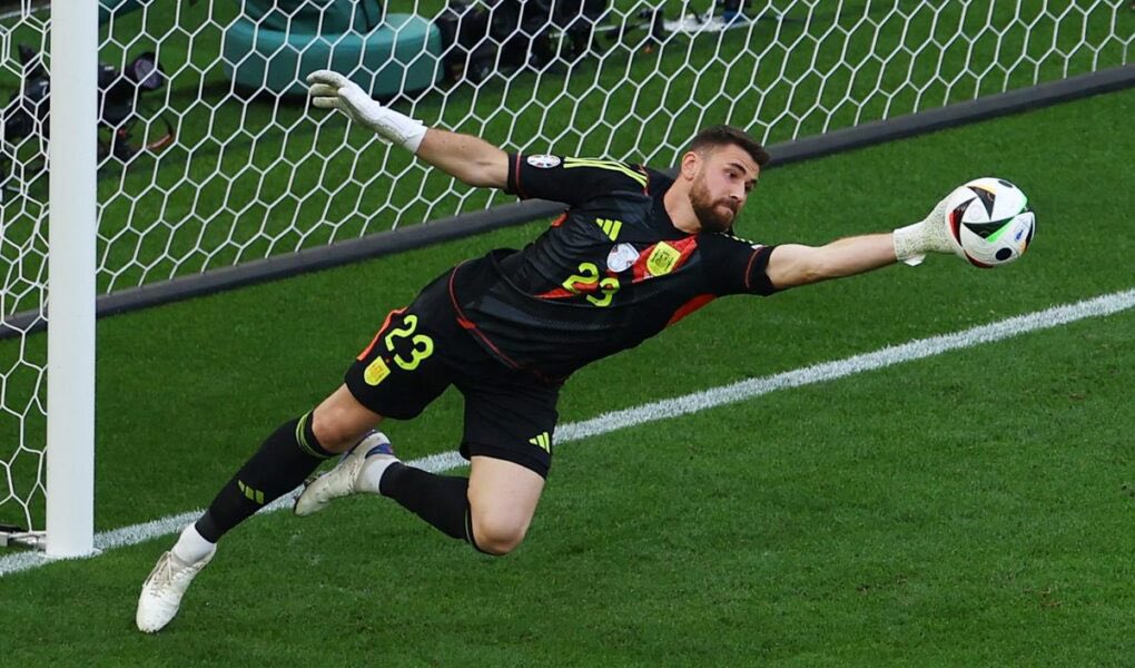 España está en la final de la Nations League por Unai Simón 

Que no te vendan el marketing de Lamine Yamal