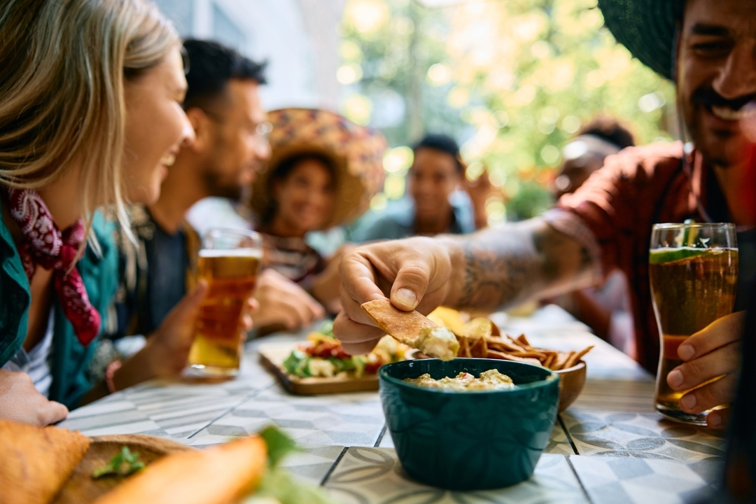 Consumers want new but not unfamiliar. That’s the LTO sweet spot:
🔥 Trending now:
🌶️ Named peppers (Ghost, Bird’s Eye, Habanero)
🌎 Global street food inspo
✨ Twisted classics
Taste gets them in. Experience brings them back.
Ready to test a new LTO? kal.sc/4kU3ocK