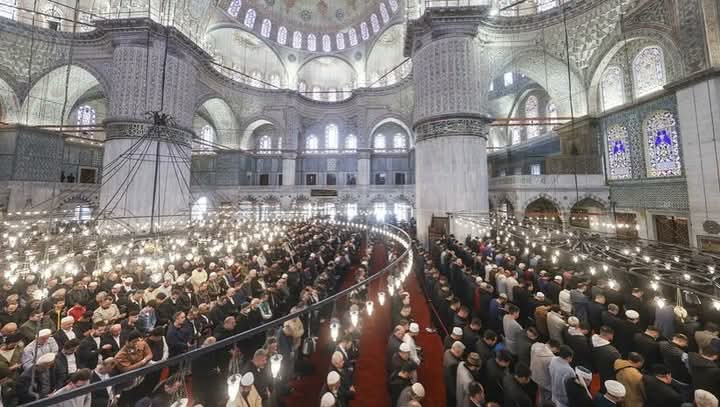 Ünye’de bayram namazı 05.34’de kılınacak.