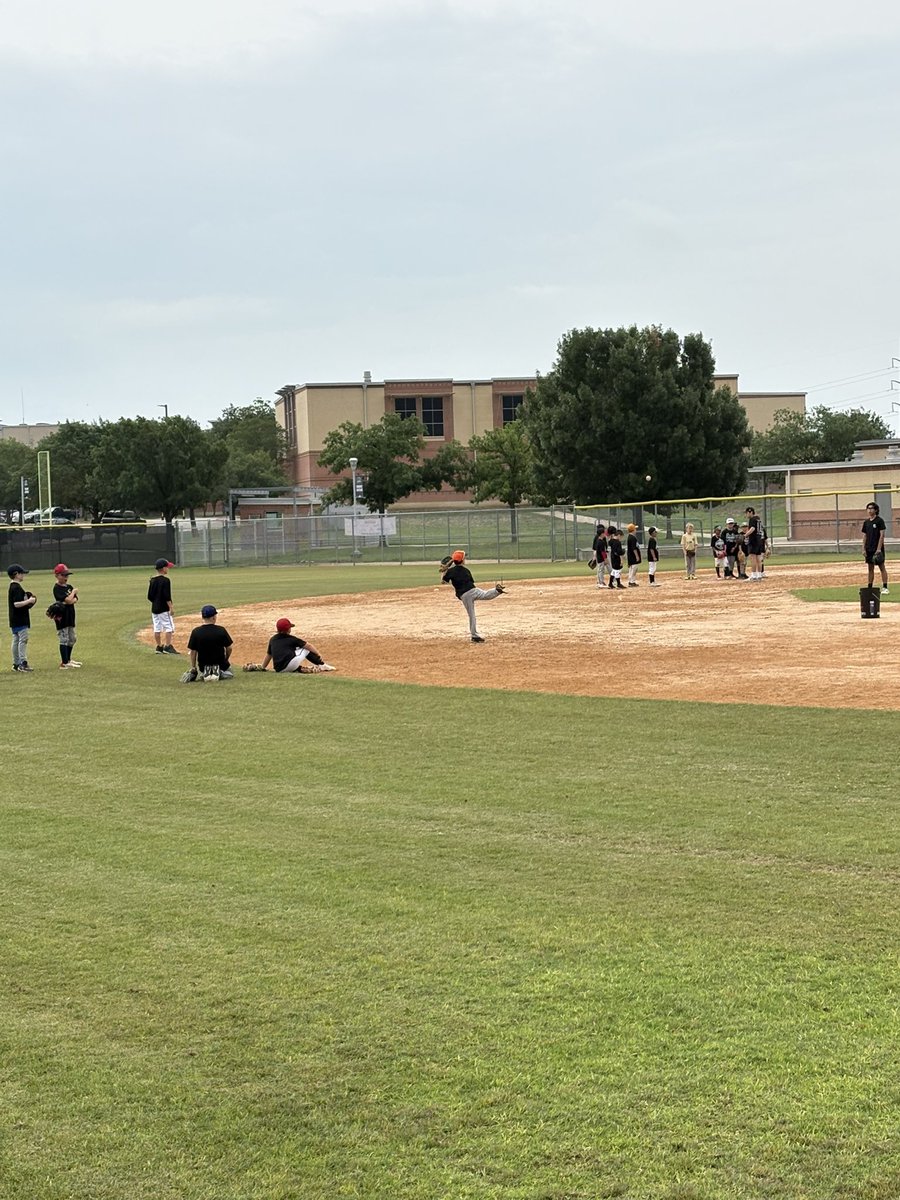 BaseballSteele's tweet image. Thank you to all of the campers that attended the SK Baseball camp this past week. Have a great summer and see yall next year! ⚔️⚾️⚔️