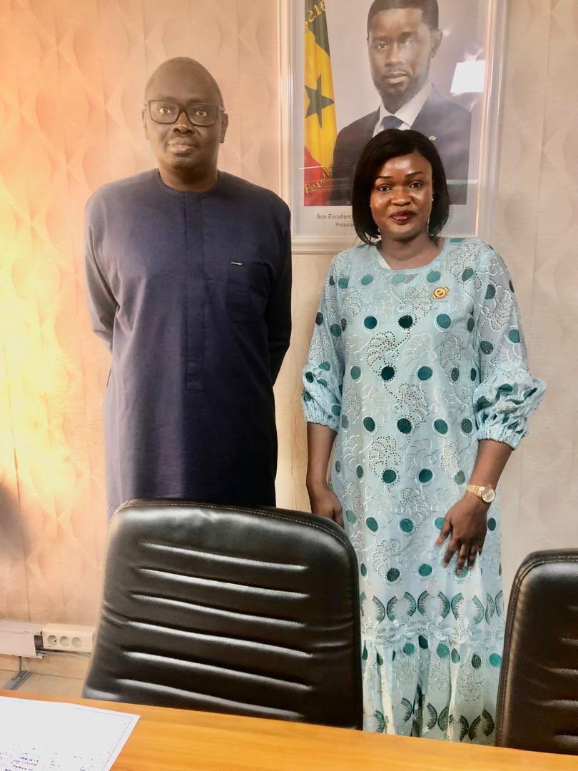 HDabaWagnane's tweet photo. Nous avons eu l’honneur d’être reçus par monsieur #Cheikh_Mbacke_Dieng, Directeur General de l’OFOR( Office des Forages Rureaux) et monsieur Adama Sow, Contrôleur d’exploitation au sein de la dite structure.
1/8
#OFOR
#FORAGE https://t.co/5zvtsdQaXa