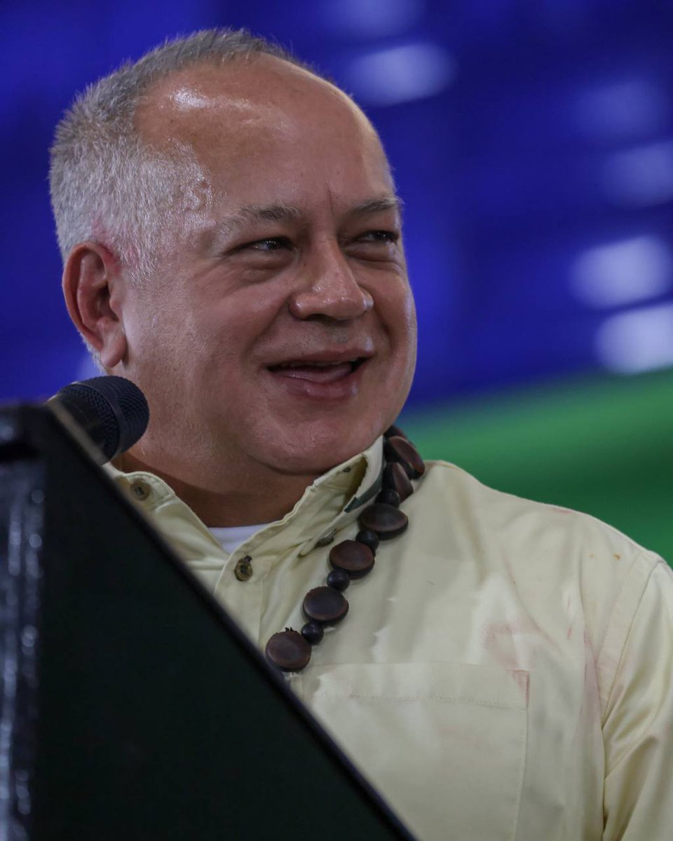 Nuestro amigo el ministro 😎 <a href="/dcabellor/">Diosdado Cabello R</a> <a href="/ConElMazoDando/">Con el Mazo Dando</a> #amazonas #Venezuela
