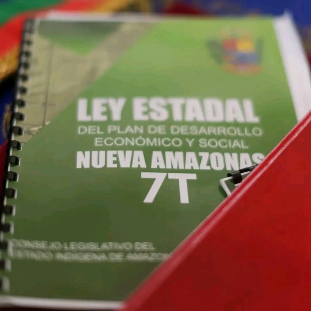 Entregamos oficialmente a nuestro recién juramentado CLEIA, el proyecto de la reforma y actualización de la Ley Estadal del Proyecto de Desarrollo Nueva Amazonas 7T, para su discusión y posterior aprobación. 

Vamos pa'lante, con más fuerza. 

#NuevaAmazonas