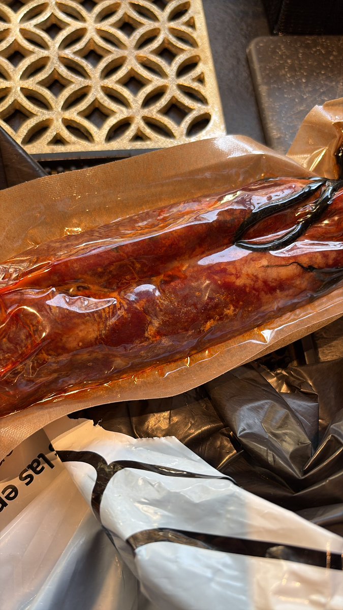 Ya está aquí!! Esa pedazo de presa curada de <a href="/cerdoconcapa/">Jamón del bueno</a> . Gracias!