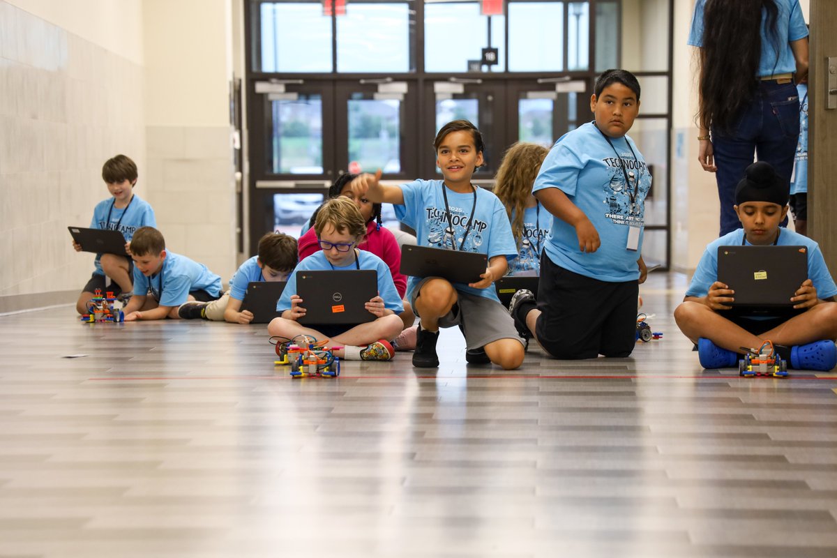 Week 1 of TechnoCamp finished today with a parent showcase as students showed off their SPIKE Robots, drones, Minecraft houses, VEXGO Robots and more. 

Did you know TechnoCamp is also open next week and you can still sign up? 

📝technocamp.nisdtx.org
📸bit.ly/3SB7cn9