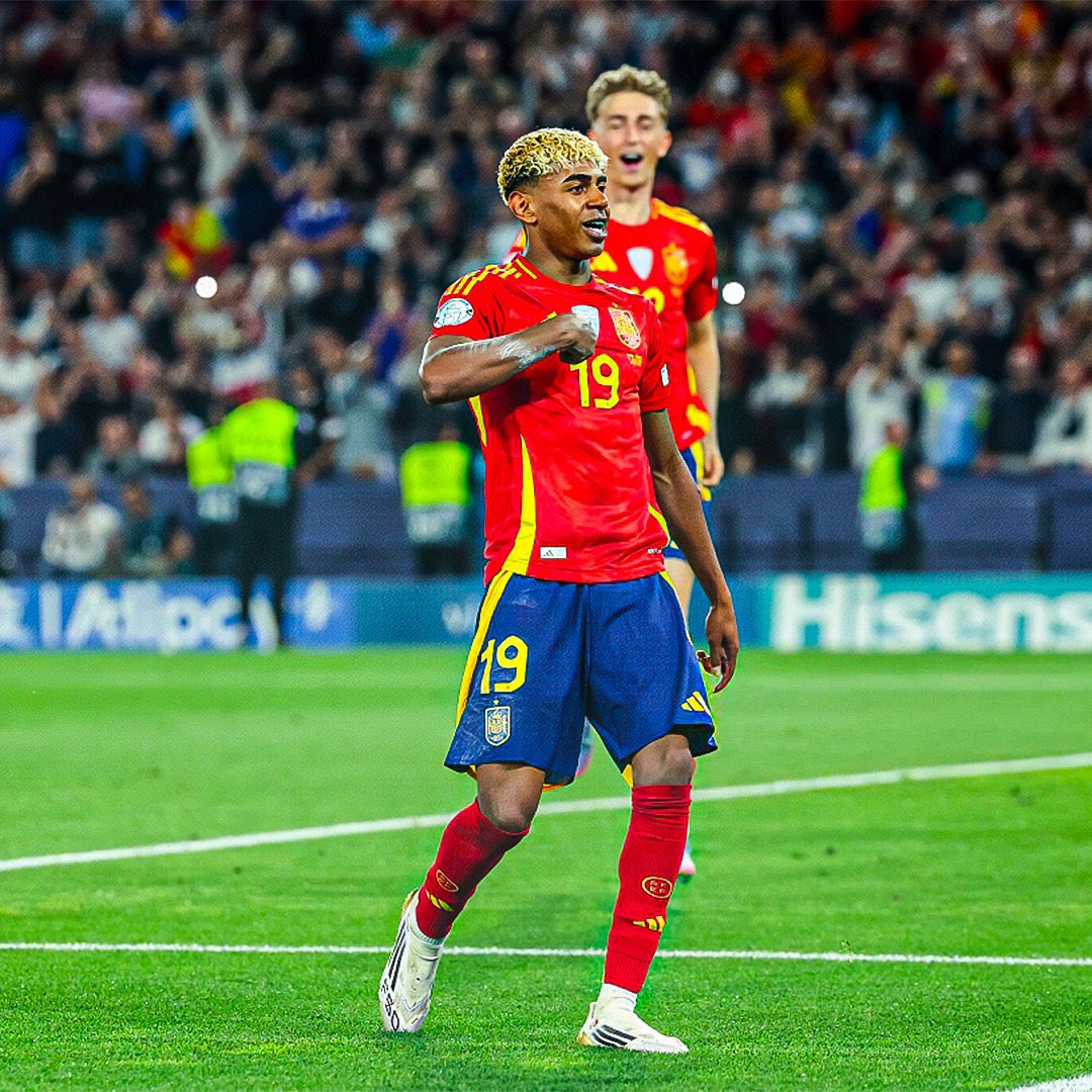 🚨🌟 LAMINE YAMAL MVP DE LA DEMI-FINALE DE NATIONS LEAGUE ! Sa saison a 17 ans… 21 buts, 25 passes décisives et décisif dans tous les gros matchs

⚽️⚽️⚽️🅰️🅰️ VS Real Madrid
⚽️🅰️🅰️ VS Atletico Madrid
⚽️🅰️🅰️ VS Benfica
⚽️🅰️ VS Dortmund
⚽️🅰️ VS Villarreal
⚽️⚽️ VS Atheltic
⚽️⚽️ VS