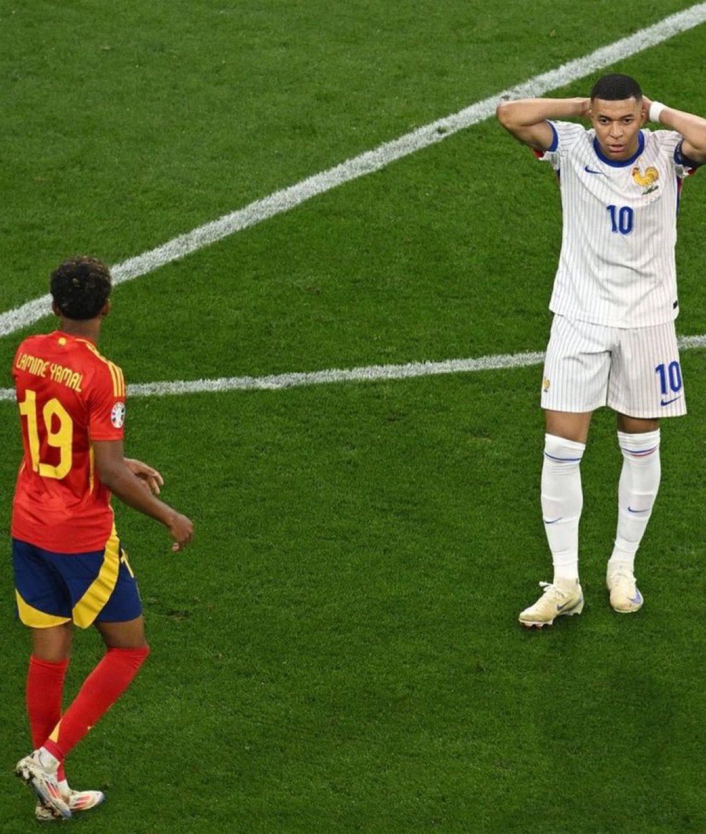 6 pertemuan, 6 kekalahan.

EURO, Supercopa de España, Copa del Rey, LaLiga (2x), UEFA Nations League.

Dan Yamal hampir selalu jadi penentu di laga-laga tersebut.

LAMINE YAMAL 6-0 KYLIAN MBAPPÉ. 🔥😈