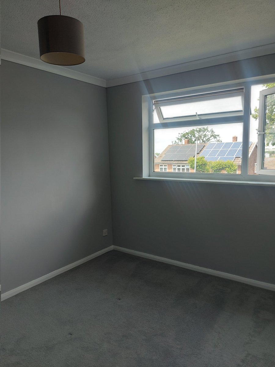 PerffaithSimmer's tweet image. Finished decorating my bedroom today 🩶 I'm so happy with it tbh! The wallpaper began to peel off early in the year so it was time to redecorate for sure!