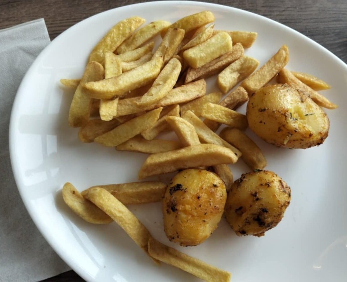 Żeby życie miało smaczek raz fryteczka raz ziemniaczek 
#Autismdinner