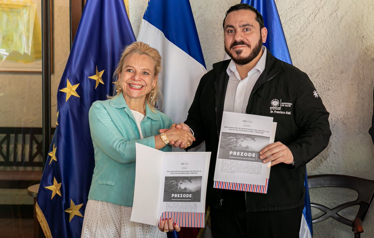 France au Salvador tweet media