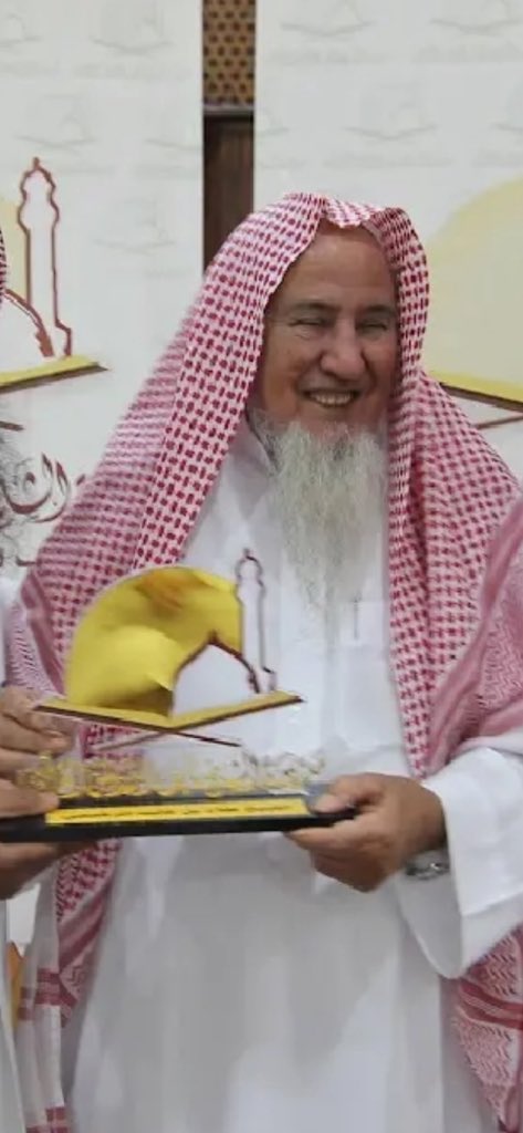 kaled1432's tweet photo. اللهم نسألك أن ترفع درجة والدنا الغالي
الرجل الصالح المصلح نحسبه و الله حسيبه 
أبي غالب طلاع بن غالب الرخيمي رحمه الله 
في عليين مع النبيين و الشهداء و الصالحين https://t.co/RViZQ54fIs