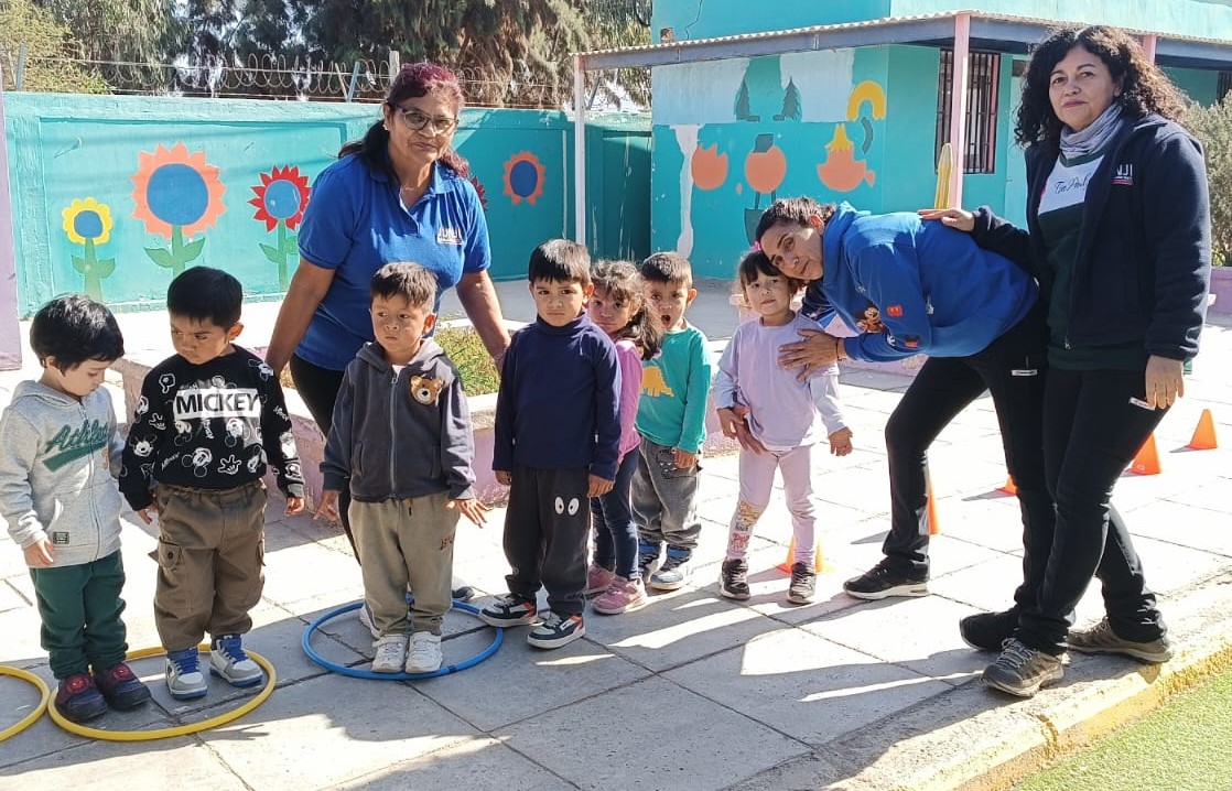 🟢 Niñas y niños del Jardín Infantil Caracolito de #Chañaral participaron en actividades como zumba, circuito psicomotriz y alimentación saludable 🍎🤸‍♂️

Una acción del Comité de Medio Ambiente que fomenta hábitos para una vida activa y consciente 🌿