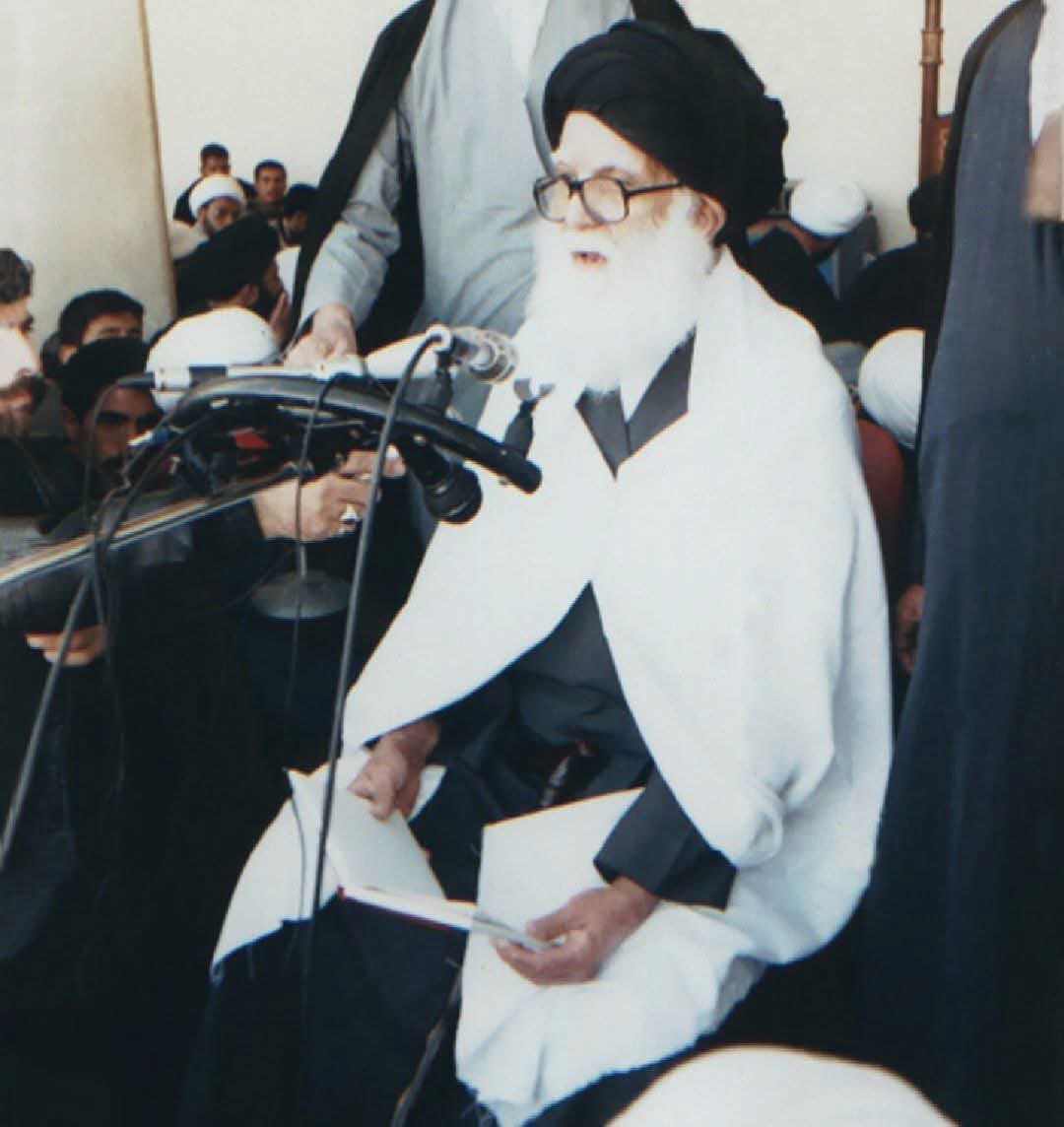 #الحج_والفقراء||
. 
هذا الموسم الاقتصادي الكبير، كان ولا يزال أمل الفقراء والأغنياء في كل عام في تلك الديار؛ لما يدره عليهم من أرباح، وما أسعد الفقير الذي يتذوّق الخير ولم يشم رائحة القديد .
.
#من_فيض_المتصدر_العظيم
📖:الكلمات القصار :ص107