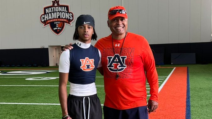 EVENT COVERAGE | Offensive Standouts Raise Stock at Auburn Prospect Camp
📍 Auburn, AL | 🗓️ Saturday, June 1

⚡ Offensive talent took center stage
🎯 QBs, WRs, and skill players showed precision &amp; explosiveness
📈 Several prospects raised their stock

🔥 Full offensive recap now