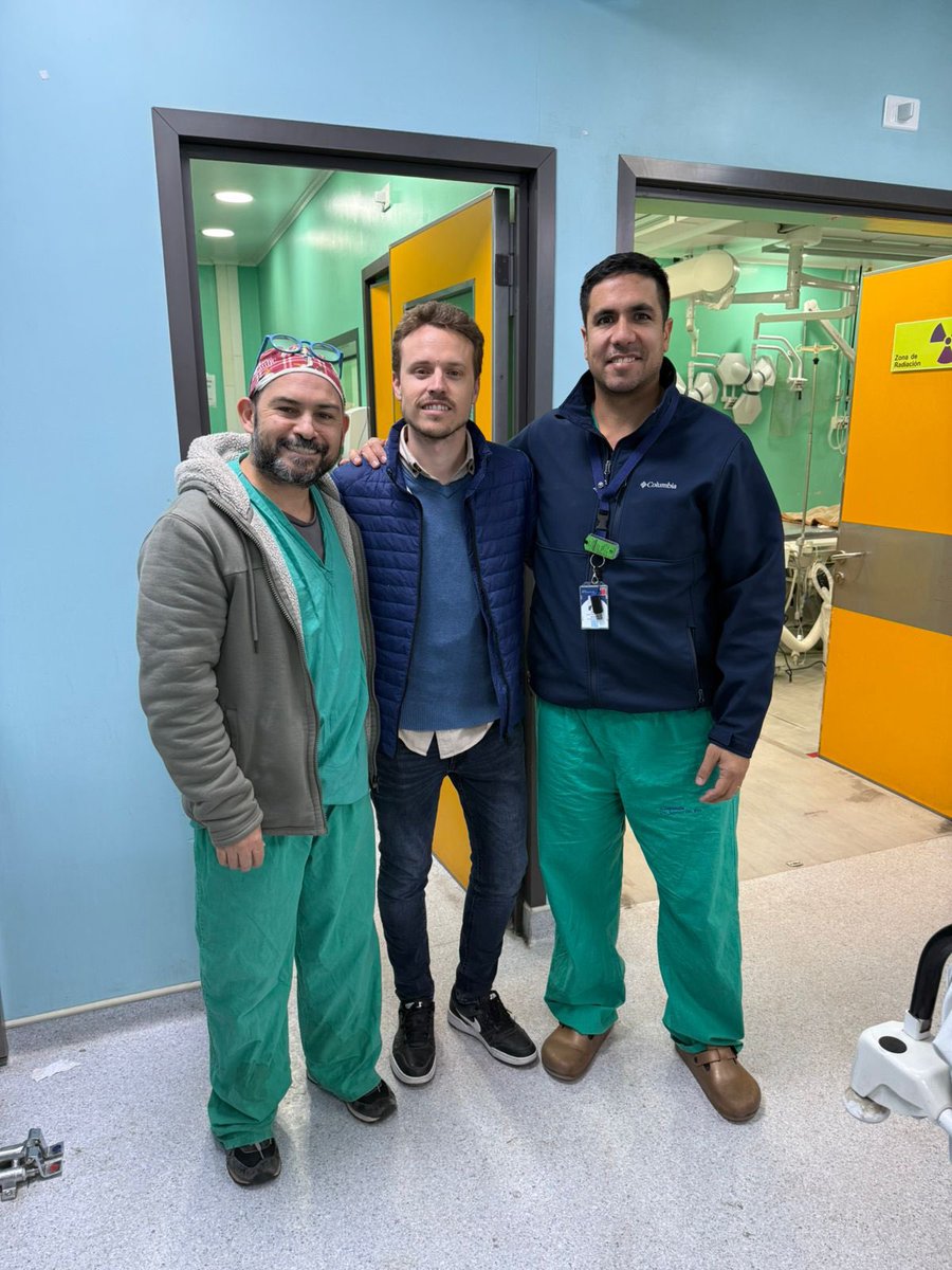 drcalama's tweet photo. Hoy nos visitó el Dr Carlos Pérez del Hospital Clínico de Madrid @SoterodelRio #stroke https://t.co/ukczSbaOXb