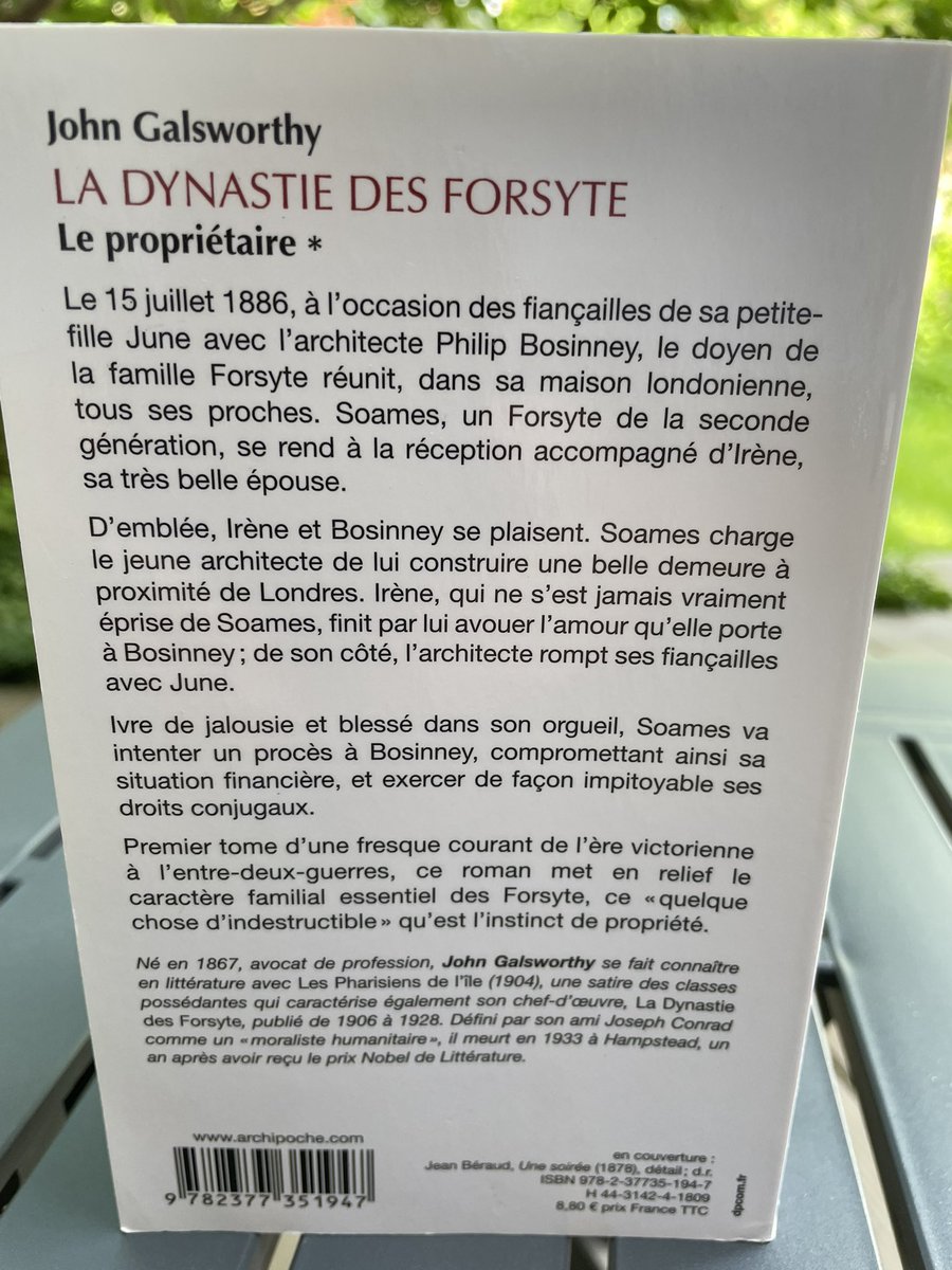 cherprof's tweet photo. J’ai commencé ça, le tome 1 d’une trilogie. Galsworthy est un prix Nobel que je n’ai jamais lu. De plus c’était un grand ami de Joseph Conrad à qui il avait dédié Nostromo. Les plus vieux se rappelleront la série télé britannique adaptée des romans. https://t.co/7zdyKxh7tk