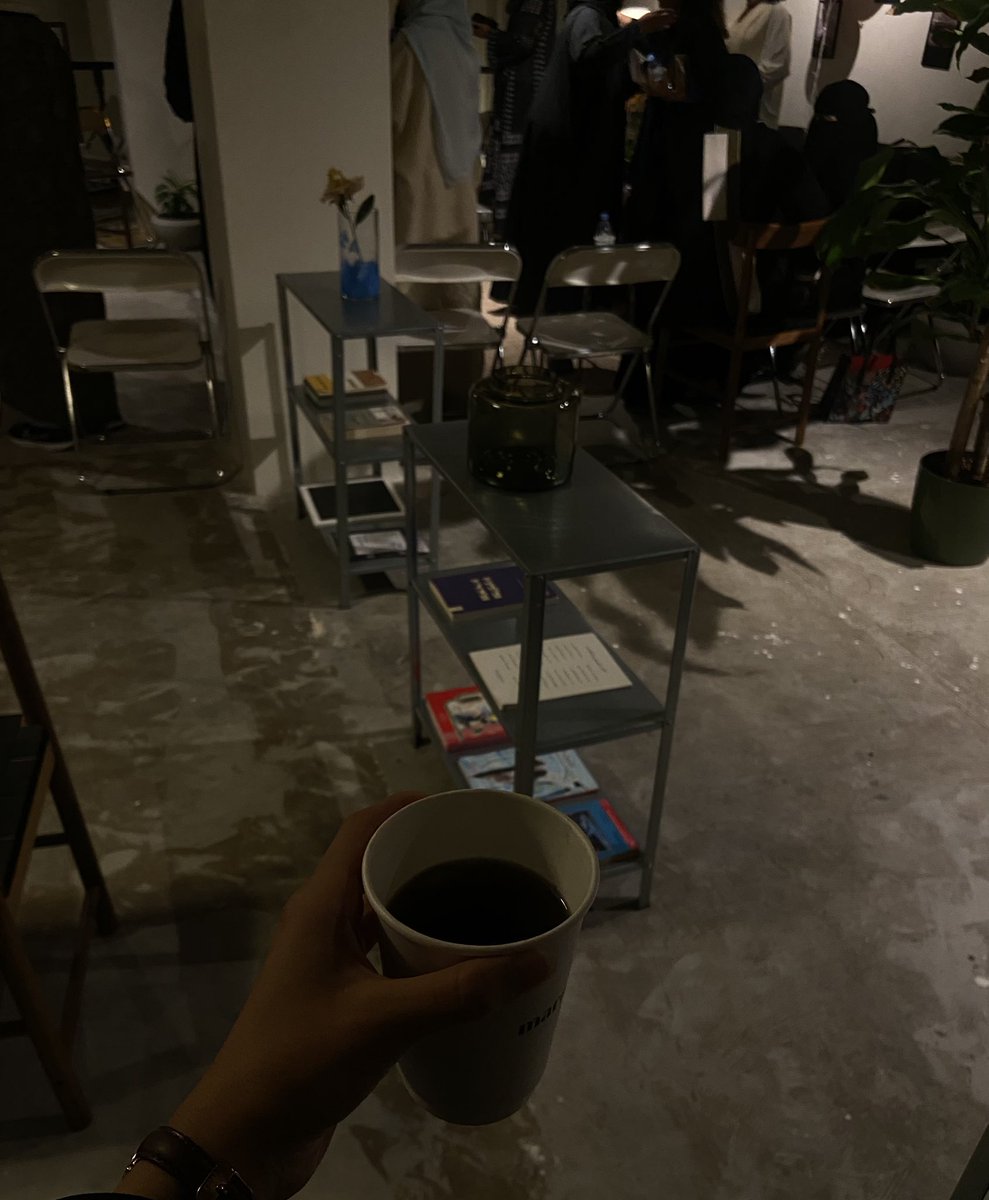 SarahsDiario's tweet photo. 19/05/2025 
حضرت bookclub رائع جداً, ناقشنا كتاب 'خبز على طاولة الخال ميلاد'
كانت مناقشة مضحكة ومليئة بالآراء المختلفة، وانصدمت وأنا أشوف كيف تفكير البعض مختلف عني بهذا الشكل

كانت الفكرة أروح لأني ما قابلت ناس من فترة ونفسي أتونس، بس سعدت بقراءة نوع جديد من الكتب https://t.co/Q4j6fKmKHi
