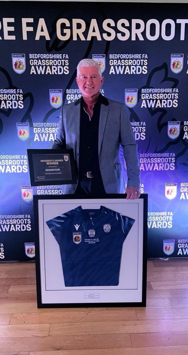 A massive congratulations to our outgoing chairman and club stalwart Graham Earl on his award for his outstanding service to football. The guy truly is one in a million and we are lucky to have him. Well done Graham very well deserved.