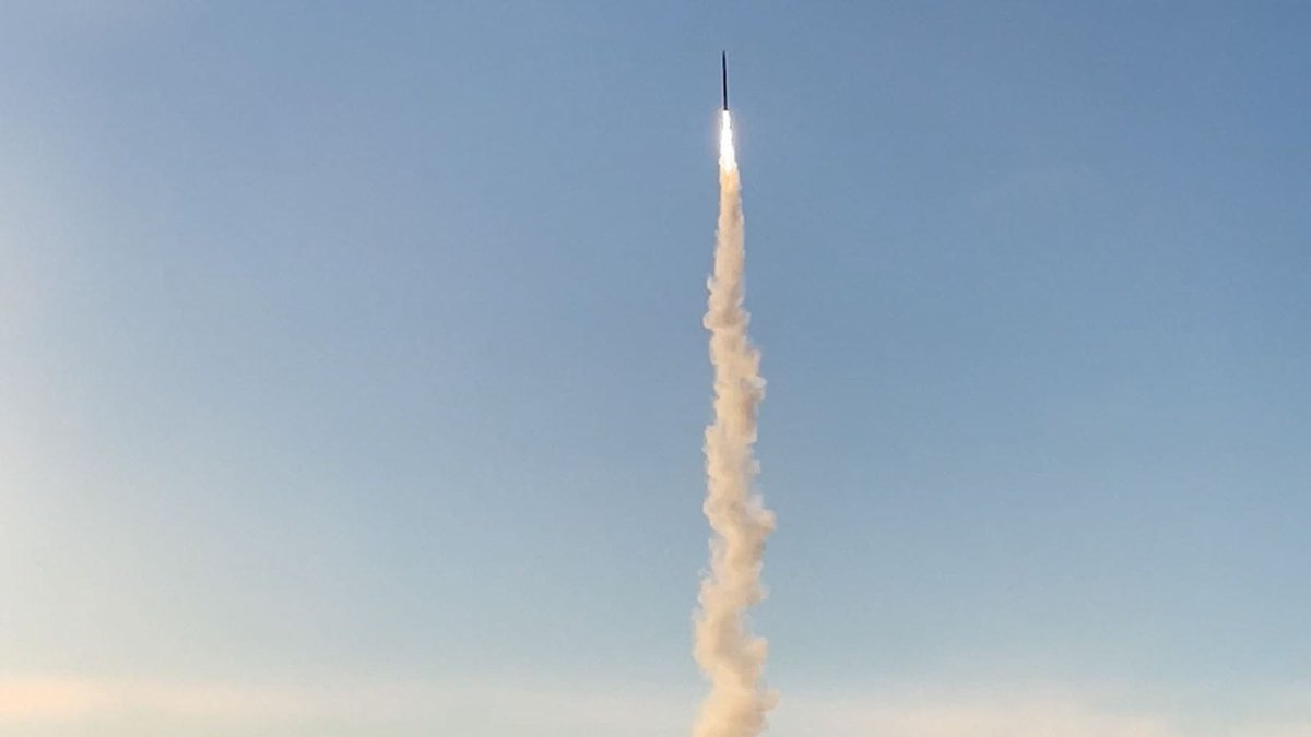 NatSecLedger's tweet photo. Raytheon and Northrop Grumman today announced four successful tests of flight-ready Highly Loaded Grain (HLG) solid rocket motors for the U.S. Army's Next-Generation Short-Range Interceptor #NGSRI to replace the Army's #Stinger missile system. 🔗👇 https://t.co/8YEgI3vVKk