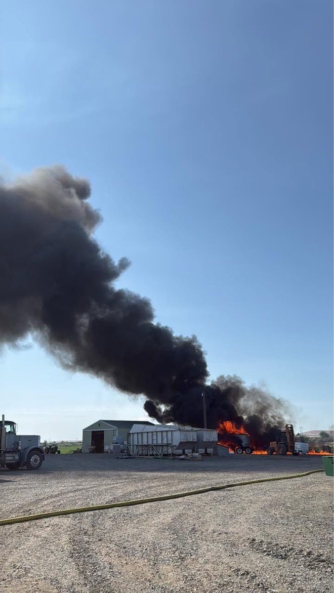 firedistrictone's tweet photo. UCFD#1 is currently on-scene of a hazmat tractor trailer fire in the Bensel road area of Hermiston. Mutual aid is on scene.

Please avoid the area. Updates will be provided as they become available https://t.co/5VjhMxBZfU