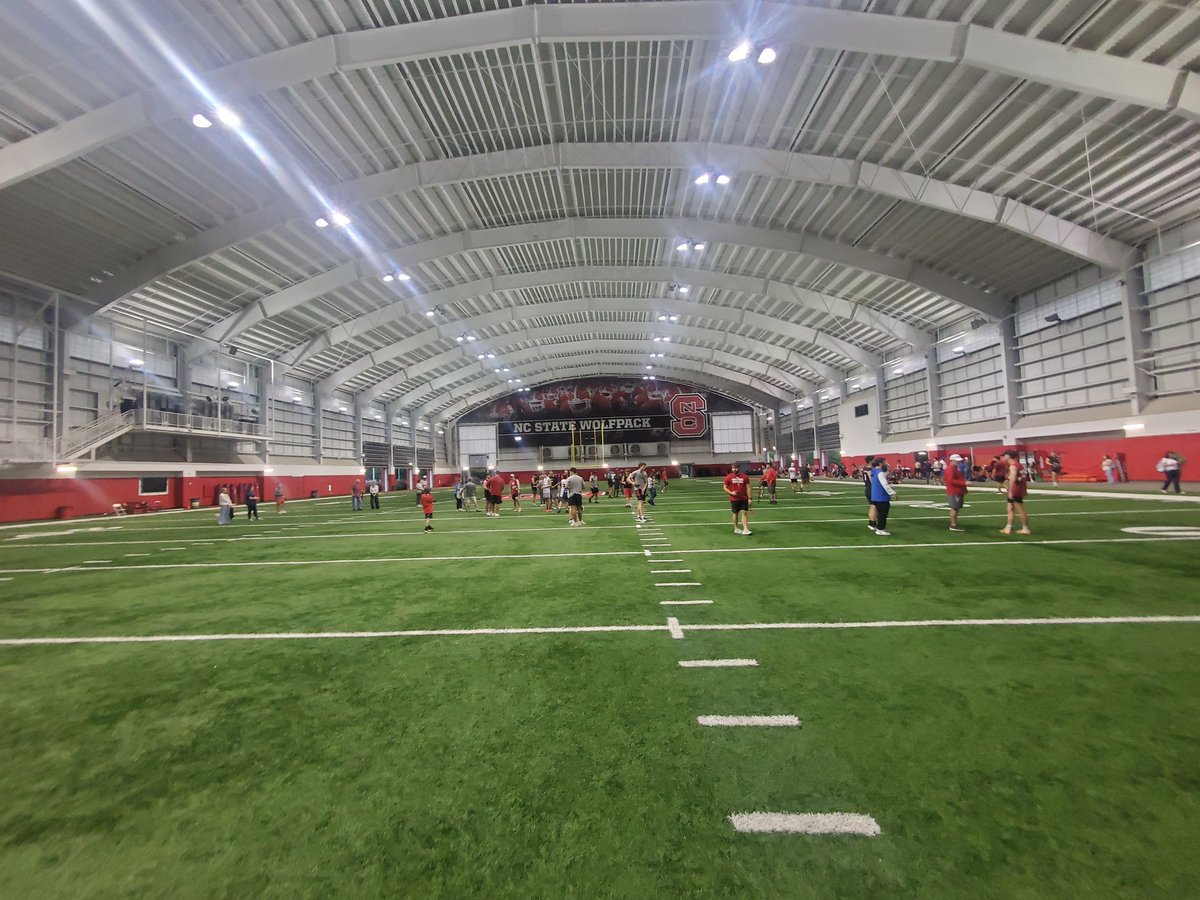 WilliamFieldss's tweet image. Had a great camp today at NC State. Always awesome hearing from @CoachGoebbel and the staff. Great start to summer camps💪

@BillLiedy @DrStevenWright @CoachDrew__