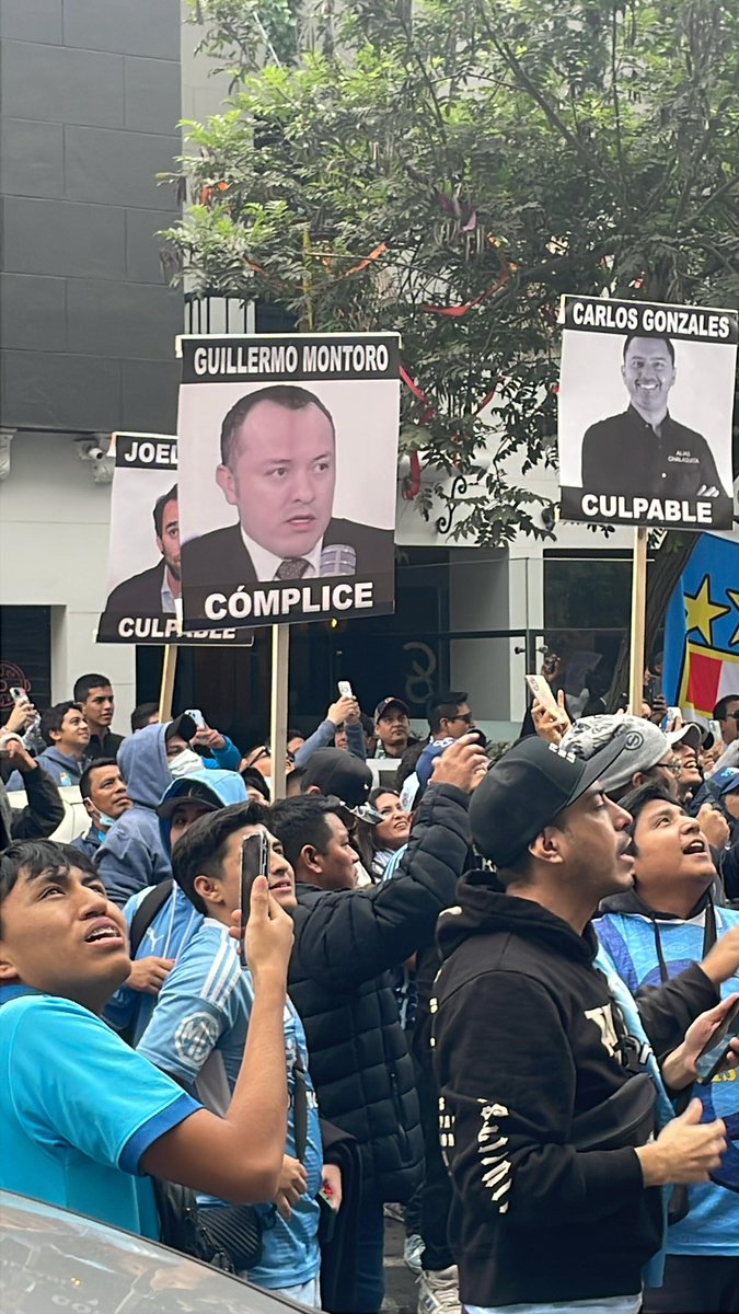¡LA GENTE PRESENTE!

Les queda poco tiempo dentro del club…