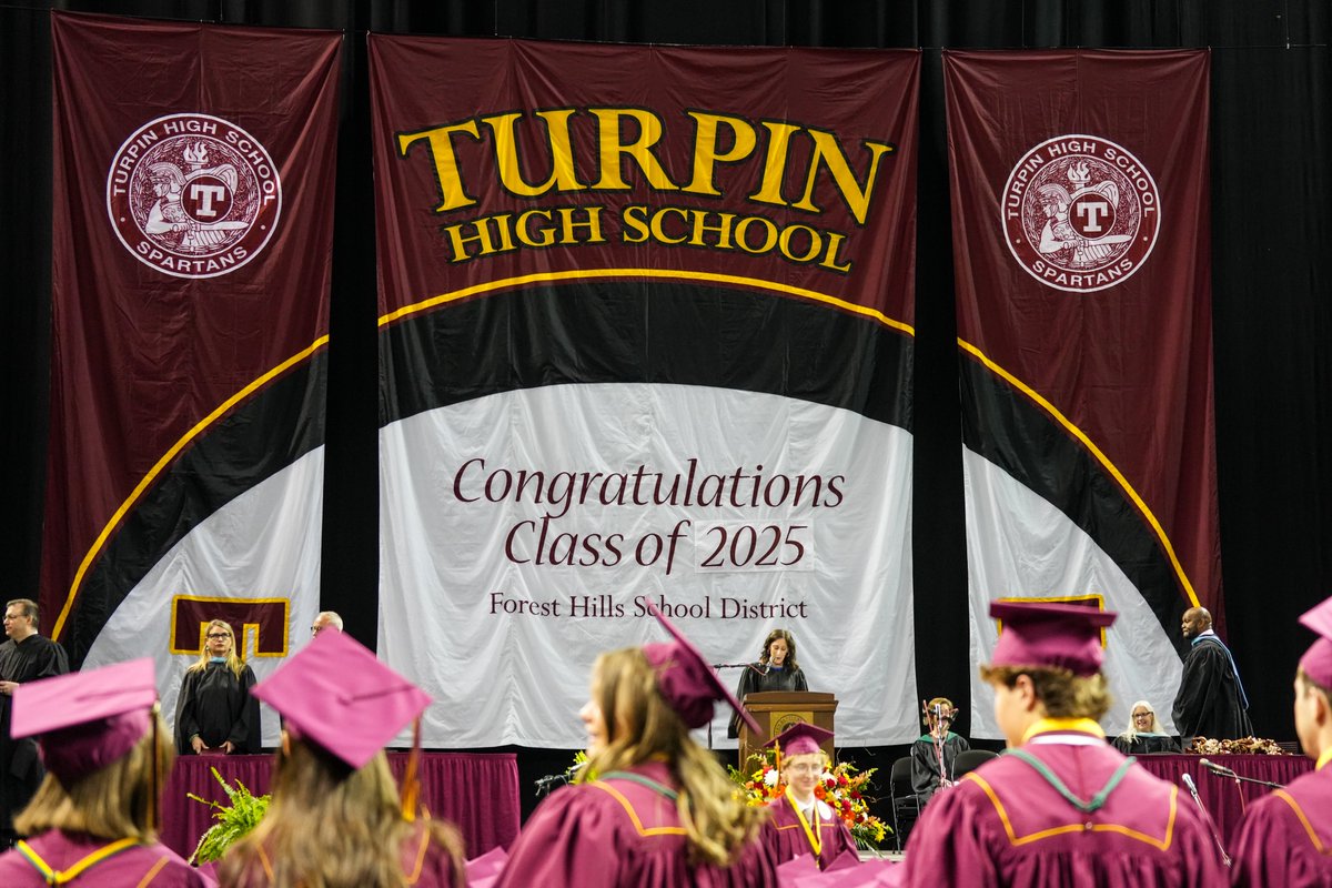 FHSchools's tweet photo. The AHS and THS graduation ceremonies were both filled with excellent student performances and memorable speeches from the Class of 2025! You can find links to the videos on the FHSD YouTube page.
🎉 AHS Ceremony: https://t.co/CwK8ymo85b
🌟 THS Ceremony: https://t.co/Y1XQTBk89B https://t.co/Cx2FItdRDG