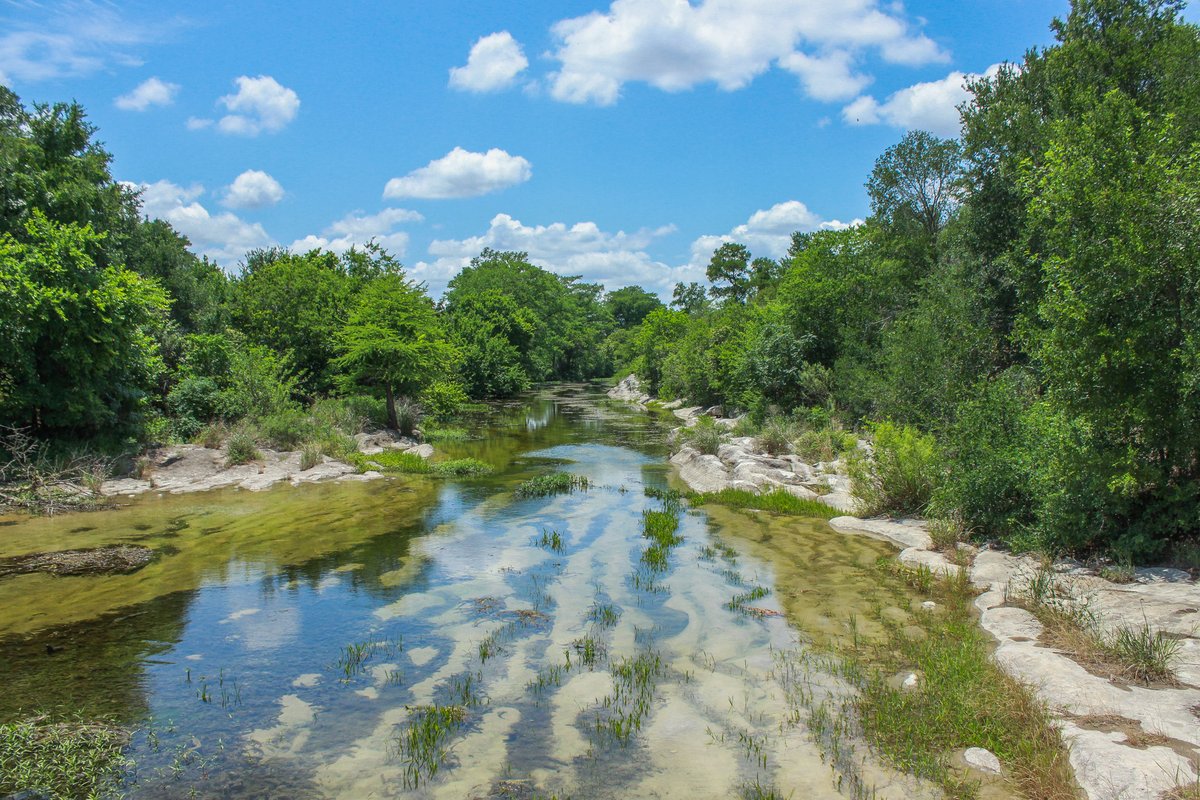 BSEACD's tweet image. 💧May Drought Update💧
Last month brought a mix of intense weather to Central Texas. On May 13, Camp Mabry hit 100°F for the first time this year — the third earliest triple-digit day on record.
On May 28 a microburst struck northern Austin, bringing high winds, hail, and up to…