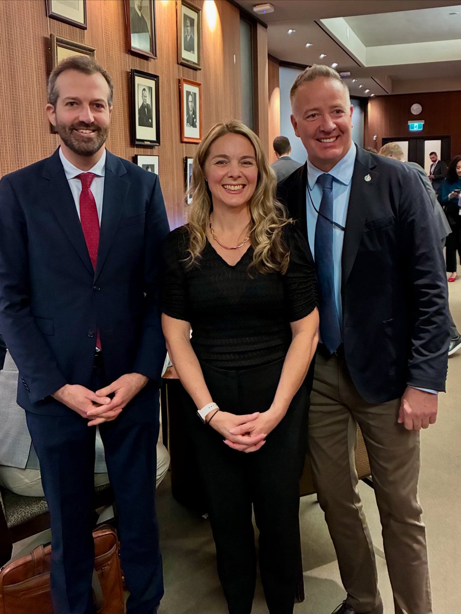 JennaSudds's tweet image. Honoured to be appointed by PM @MarkJCarney as Parliamentary Secretary for Government Transformation, Public Works & Procurement AND Defence Procurement.
Proud to support 🇨🇦 #MadeInCanada priorities, modern defence procurement & responsible AI in government.