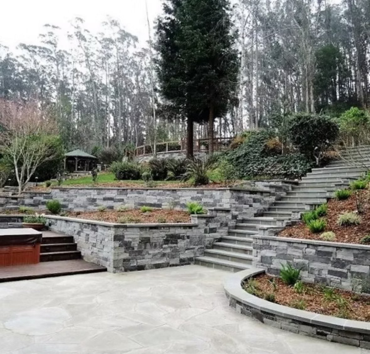 Frymoyer_Stone's tweet image. Consider the aesthetic appeal of Black Horse natural stone, employed in diverse applications. Its versatility is truly noteworthy. #buildingstone #naturalstone #stoneveneer #masonry #stonework #NaturalStoneSupplier #outdoorkitchensandgrills #landscaping #countertops #outdoorbar