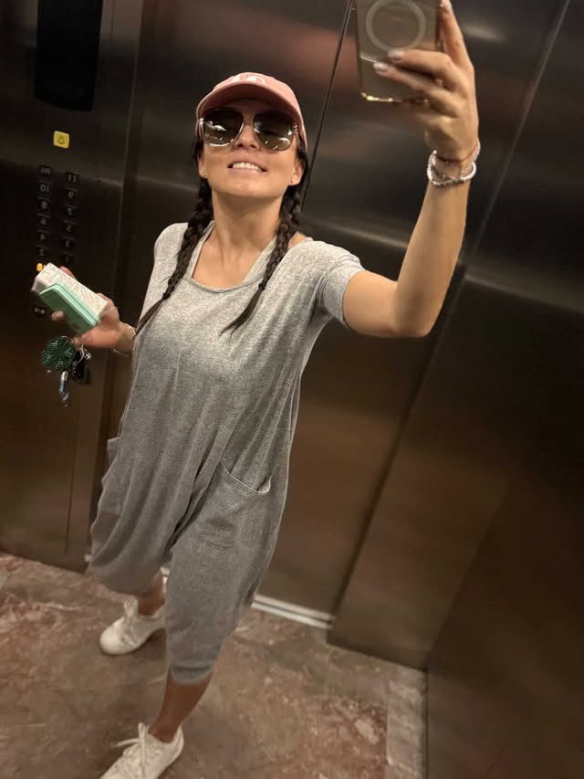 angeliqueboyerl's tweet photo. TERESA ESTÁ DE VOLTA! Angelique Boyer está morena 🥵 https://t.co/a04l4FR3aP