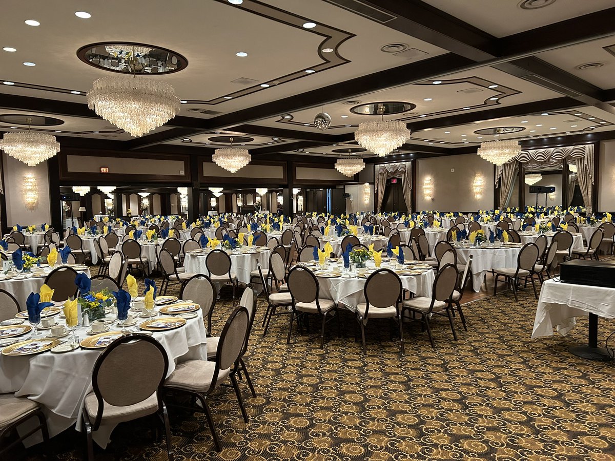 Bulavinaka's tweet image. A Sold-Out event for St. Vincent de Paul supporting the less fortunate in our community. @NovaHotels and the @ChateauLacombe. Soon, the room will be filled with people with big hearts and a caring spirit #caring #community