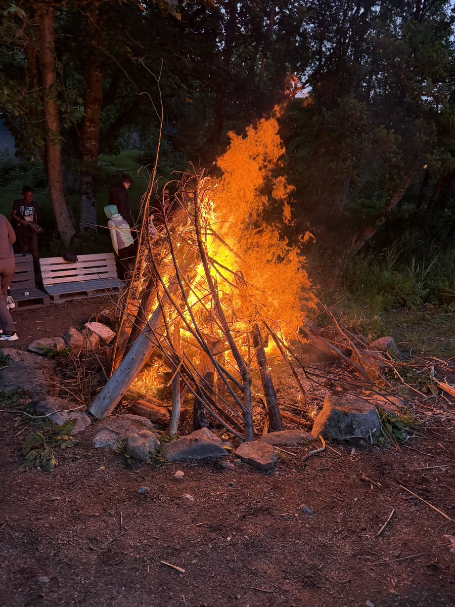 SASB RMCE & Caritas (@sasb_rmce) on Twitter photo Final night at Gen Hope in front of the campfire 🔥
S’mores, songs and so much fun!🧡🏕️
<a href="/be_genhope/">Generation Hope</a> Final night at Gen Hope in front of the campfire 🔥
S’mores, songs and so much fun!🧡🏕️
<a href="/be_genhope/">Generation Hope</a>