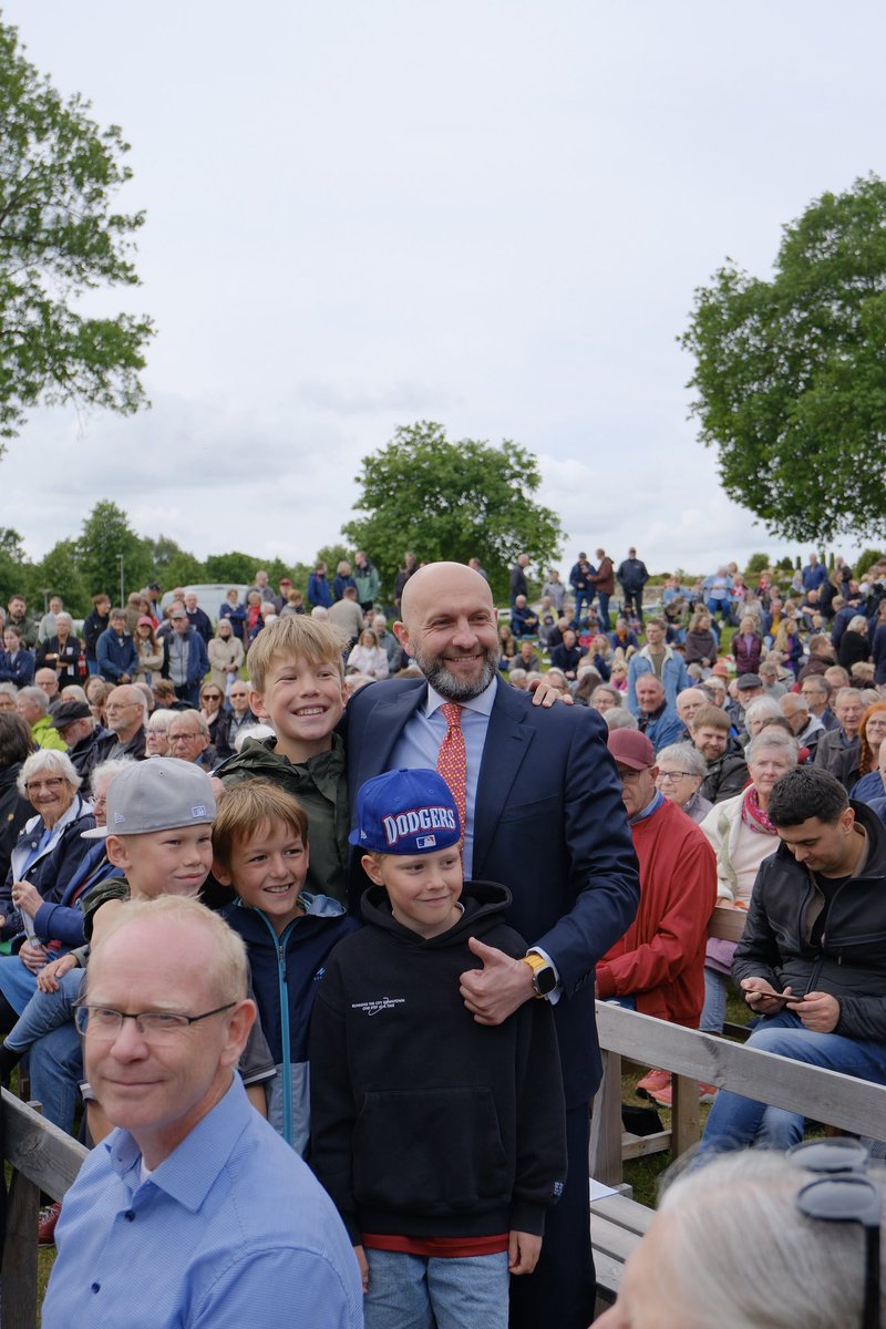 This #Grundlavsdag I had a great honor to express gratitude on behalf of every Ukrainian to the Danish people and Government in a very symbolic place #RøddingHøjskole. 
Mange tusind tak, kære Danmark!
🇺🇦🙏🏻🇩🇰
