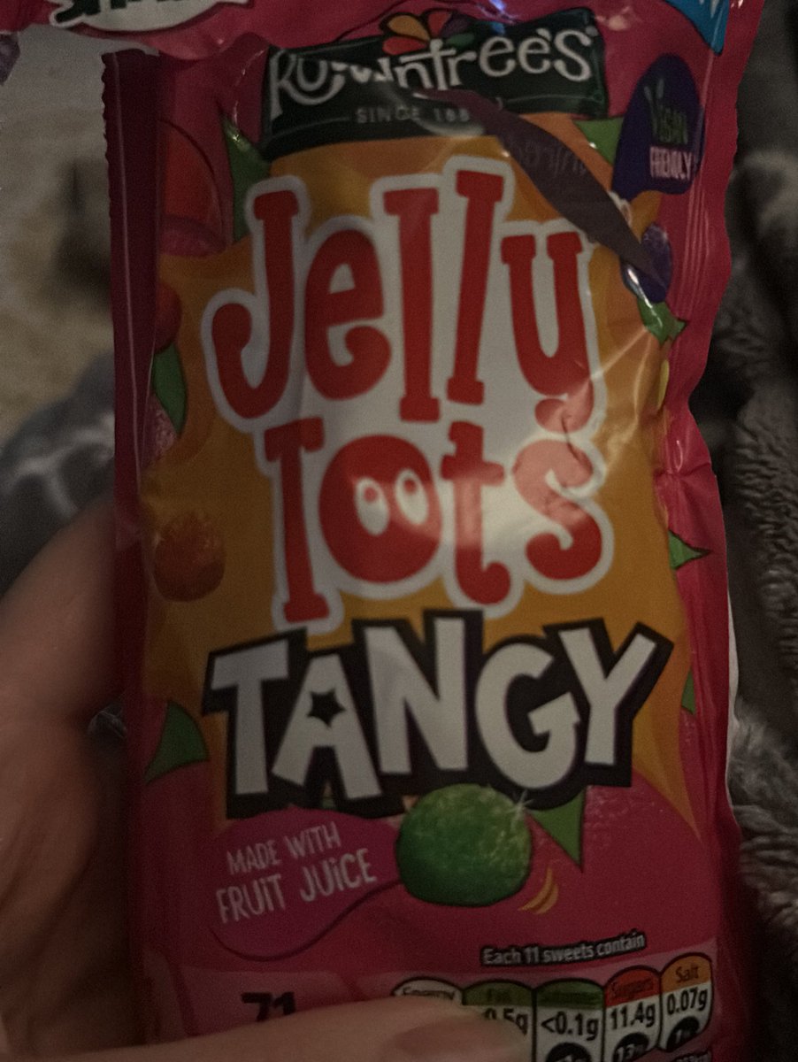 𝙗 | bday gal 🫶🏼🌷☀️ (@swiftlifeline) on Twitter photo 