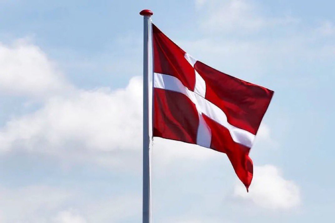 Varmt tillykke til alle venner og folk i #Danmark på Grundlovsdag! Congratulations to all friends and  the people of 🇩🇰Denmark as you celebrate your Constitution day - yours is one of the oldest constitutions in the world that stands as a beacon of democratic tradition!  Warm