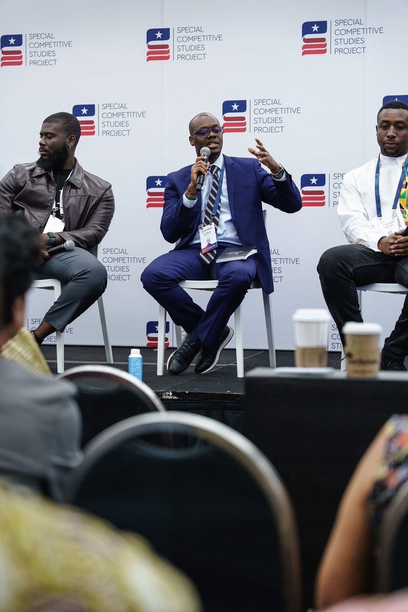 Mak_Ouma's tweet photo. Yesterday, at AI Exp – Africa AI Village, I began my address by sharing how we’ve been up-skilling underserved communities with in-demand training in AI, data analytics, and coding through Sevenett. 
I then emphasized the importance of collaboration in https://t.co/5xkav0lQw9 https://t.co/hKHhX7Jxnf