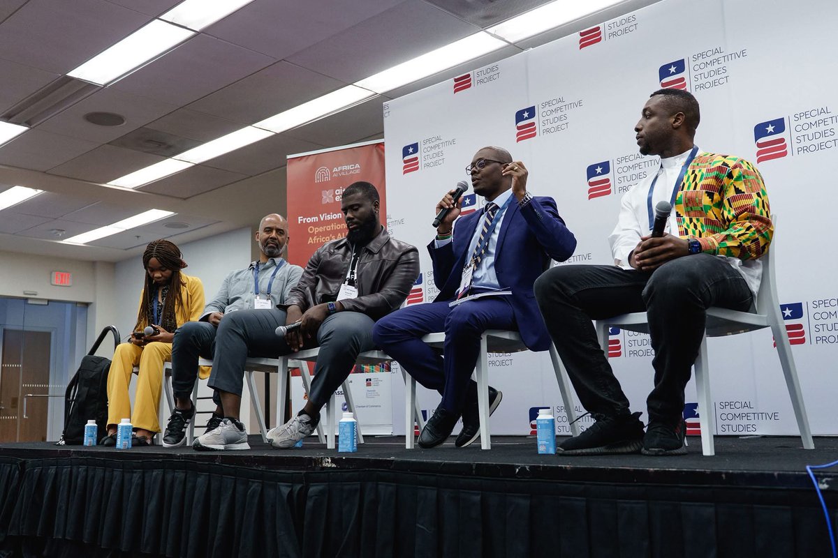 Mak_Ouma's tweet photo. Yesterday, at AI Exp – Africa AI Village, I began my address by sharing how we’ve been up-skilling underserved communities with in-demand training in AI, data analytics, and coding through Sevenett. 
I then emphasized the importance of collaboration in https://t.co/5xkav0lQw9 https://t.co/hKHhX7Jxnf