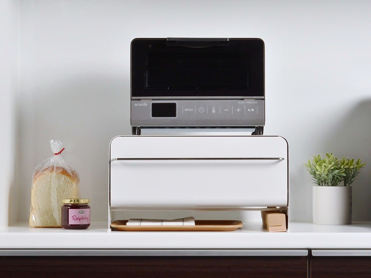 FLYMEeJP's tweet image. 食パンや瓶、小物をまとめて収納し、キッチンまわりを整理整頓できるブレッドケース。スムーズに開閉できる引出し式で、必要な時にさっと取り出せます。
#キッチン収納 #パン派 #調味料入れ
flymee.jp/product/119562/