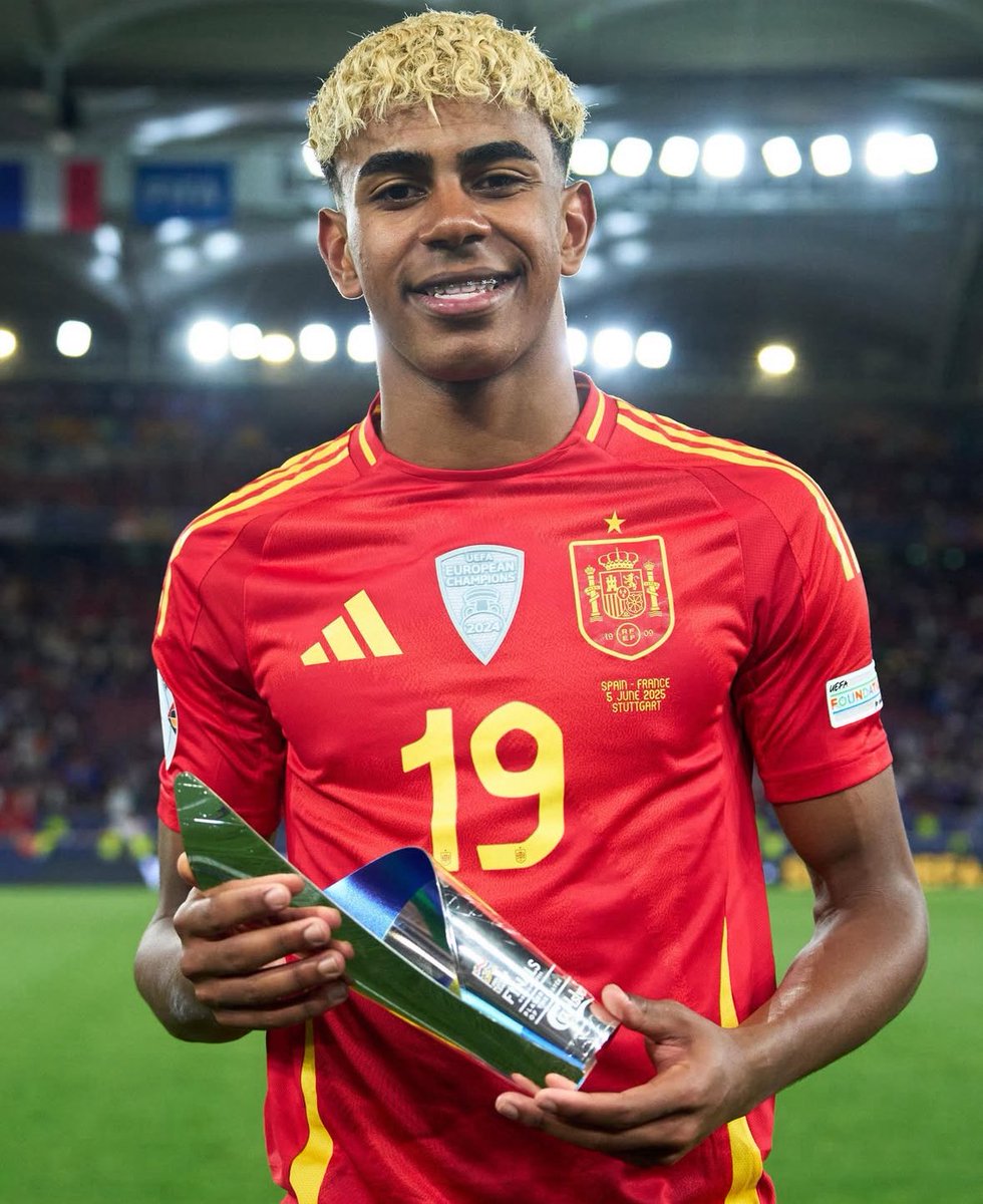 ¿Próximo balón de oro? Dale ❤️ a este tweet si piensas que sí. 😏

#LamineYamal #LamineYamalBallonDor