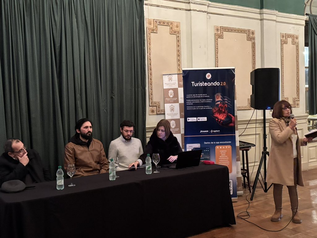FocusPunta's tweet photo. Lanzamiento de Turisteando 2.0 en @ArgentinoHotel
La primera app que guía con personajes de la historia del lugar. “Cada viaje es una travesía interior, no se trata de ver sino de despertar”
@Uruguay_Natural @MaldonadoUY_
#Focus #AzulPunta https://t.co/cgAr4tGxTb