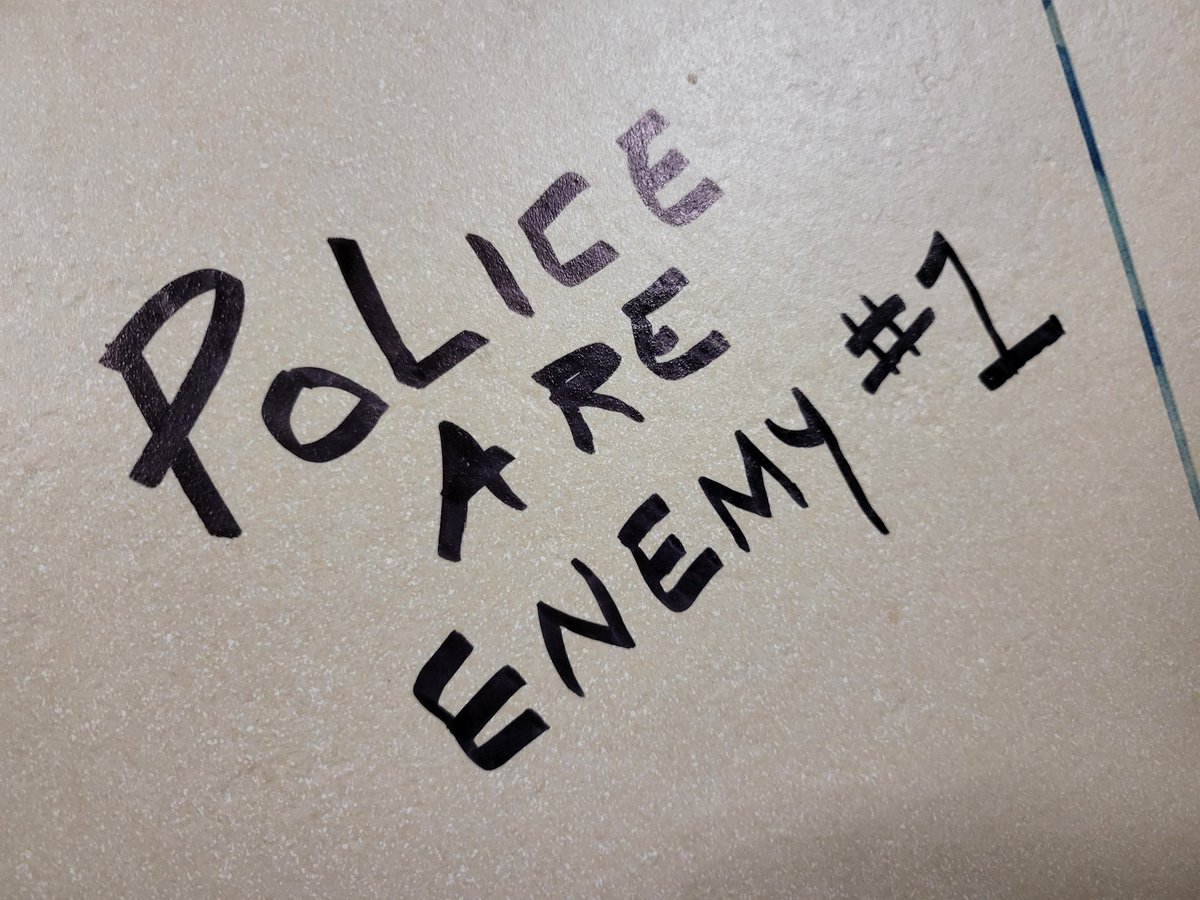 Police Are Enemy #1

#ACAB #FTP 

Seen in Vancouver.